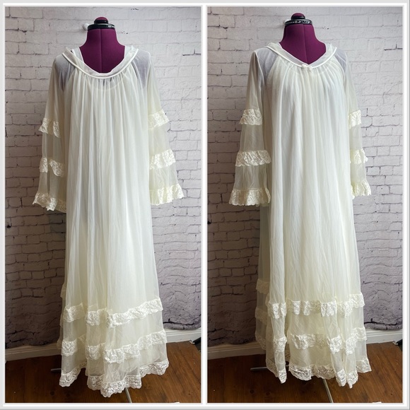 Intime California vintage robe and gown peignoir set creamy white nylon size s - Picture 1 of 6